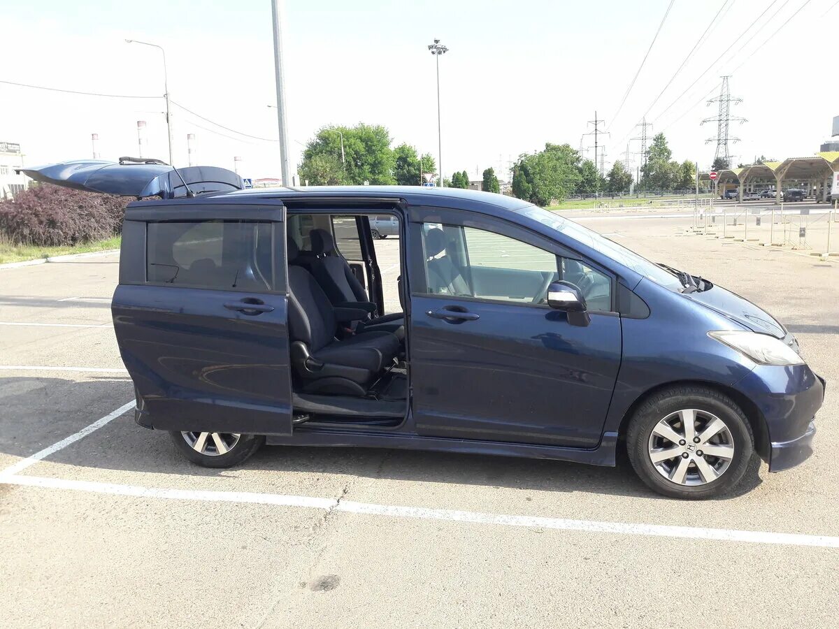 Honda freed 2008. Хонда Фрид 2 поколение. Хонда Фрид 7 местная. Хонда фрид купить авито