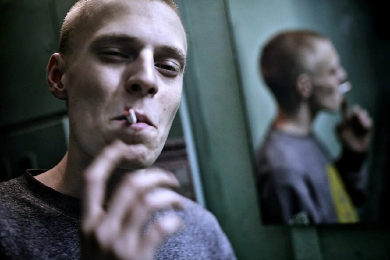 Sin рэпер. Галат лысый. галат клип. sin репер зубы.