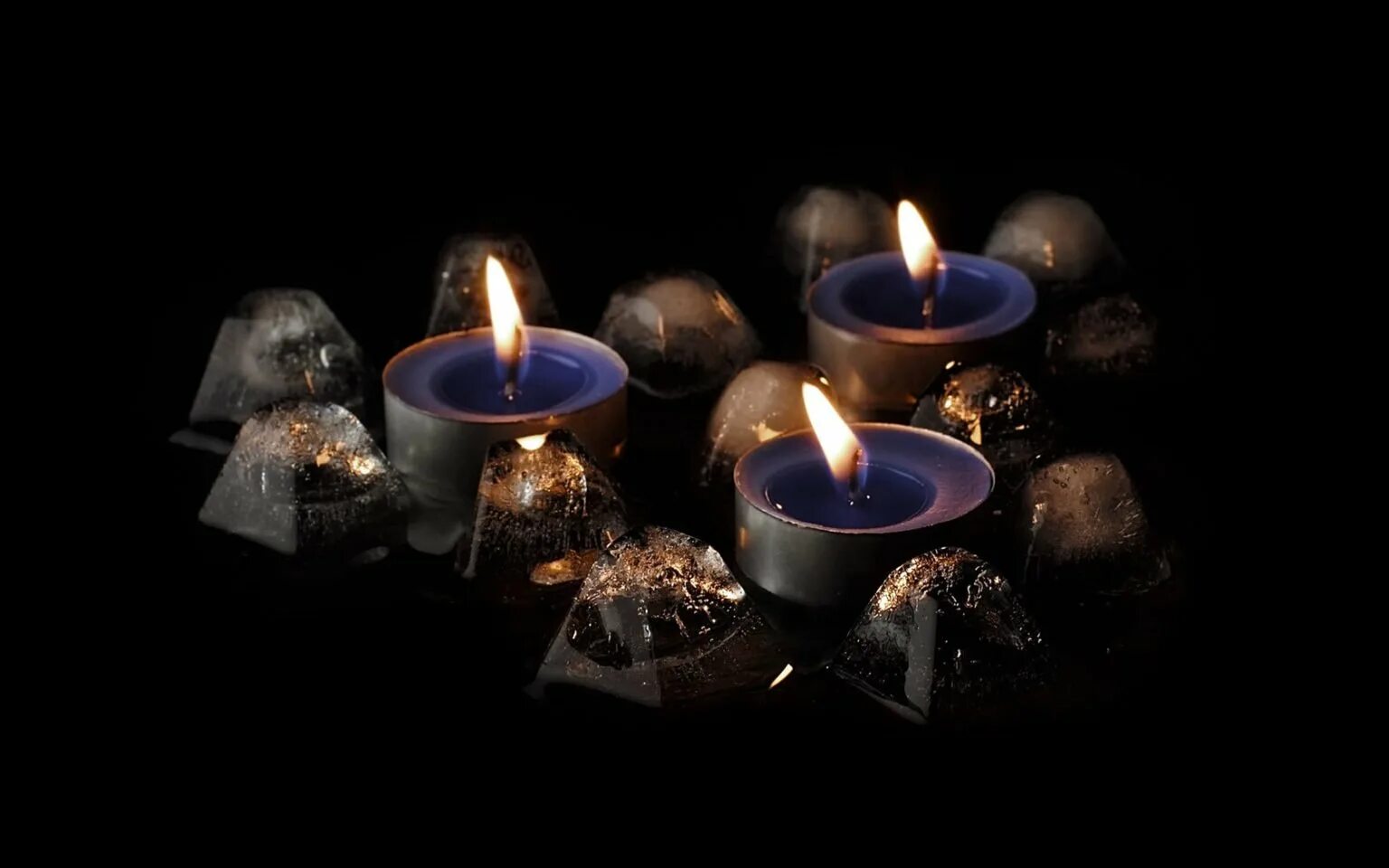 Ритуальные свечи. Магические свечи. Темный ритуал. Красивые магические свечи. Свечи стали черные