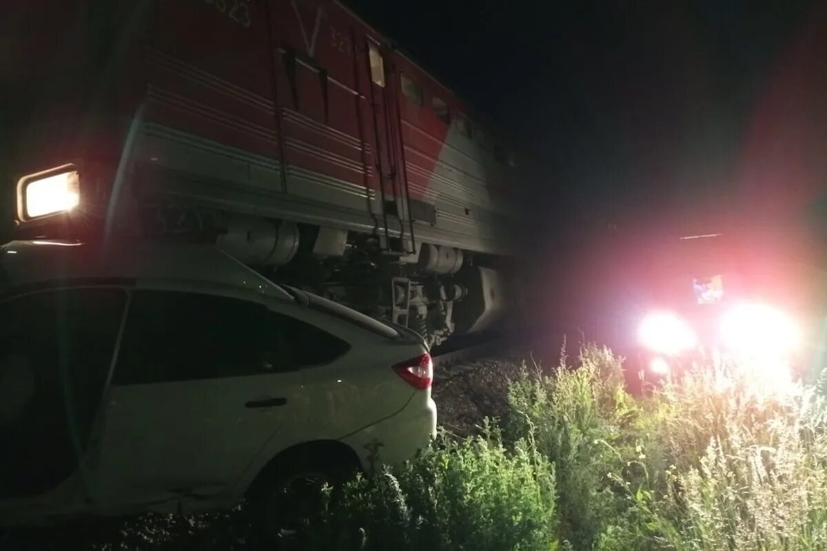 Курск ракетная опасность сейчас последние новости. Грузовой поезд. Авария на Железнодорожном переезде.