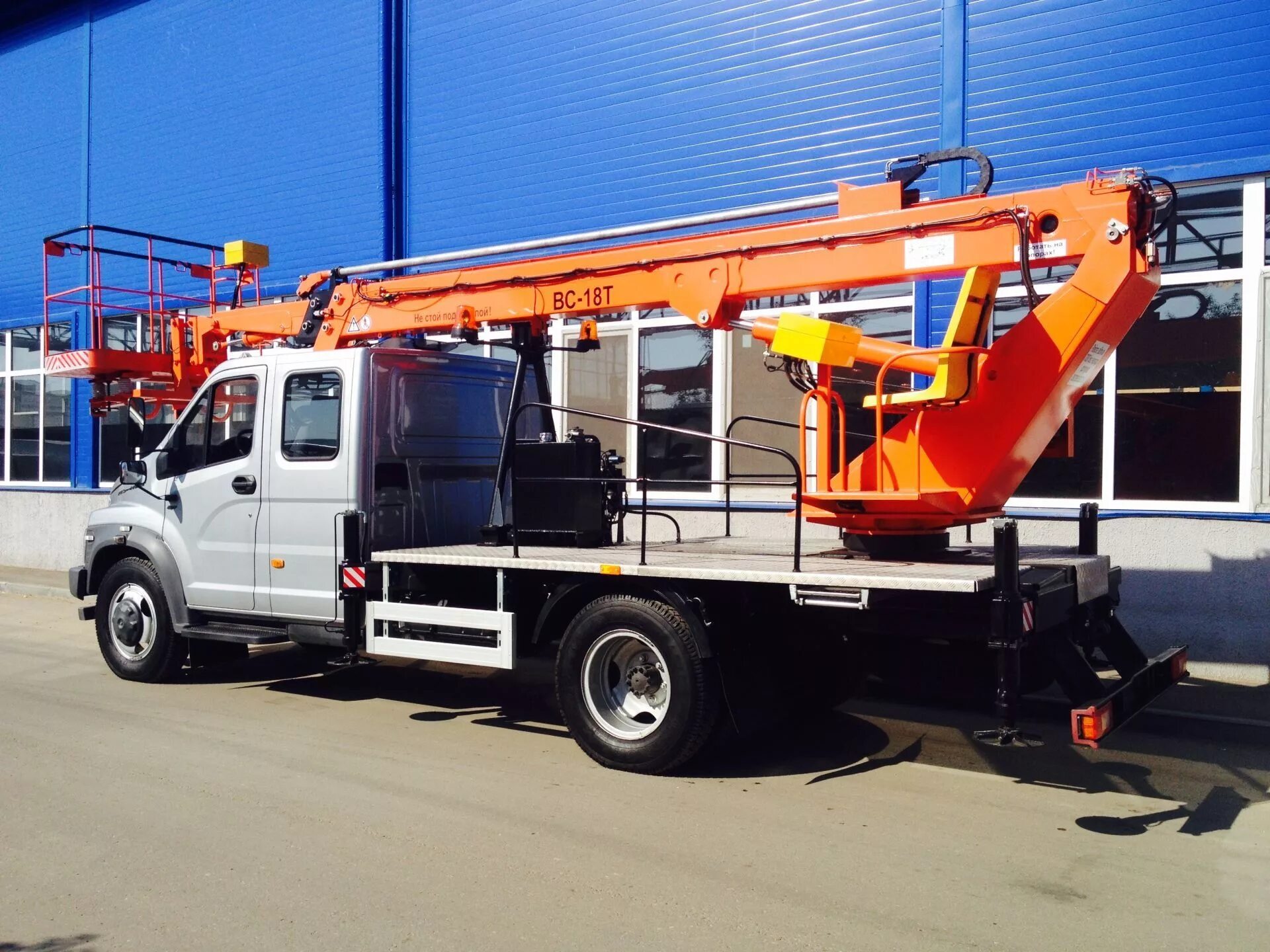 1. Шасси • трансмиссия автомобиля. На шасси можно. Блок-контейнер с дгу на шасси 2 птс-4-6 (6,0). Дгу на шасси 100 квт.