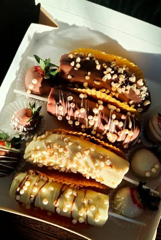 клубника в шоколаде владикавказ. клубника в шоколаде в коробке. конфеты клубника в шоколаде. клубника в шоколаде 9 шт. клубника в шоколаде набор.