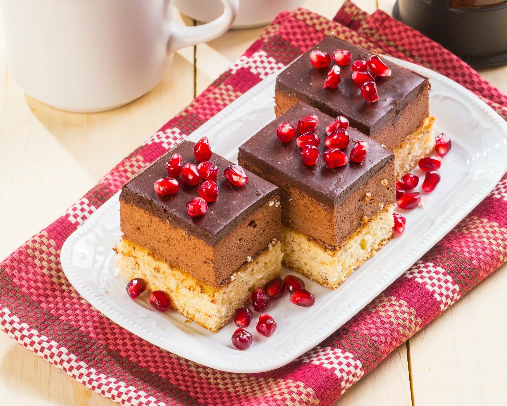 Чизкейк нью-йорк классический. Пирожное с ягодами. Пироги торты пирожное приготовление. Торты тирамису медовики. Пирог из песочного теста с вареньем.