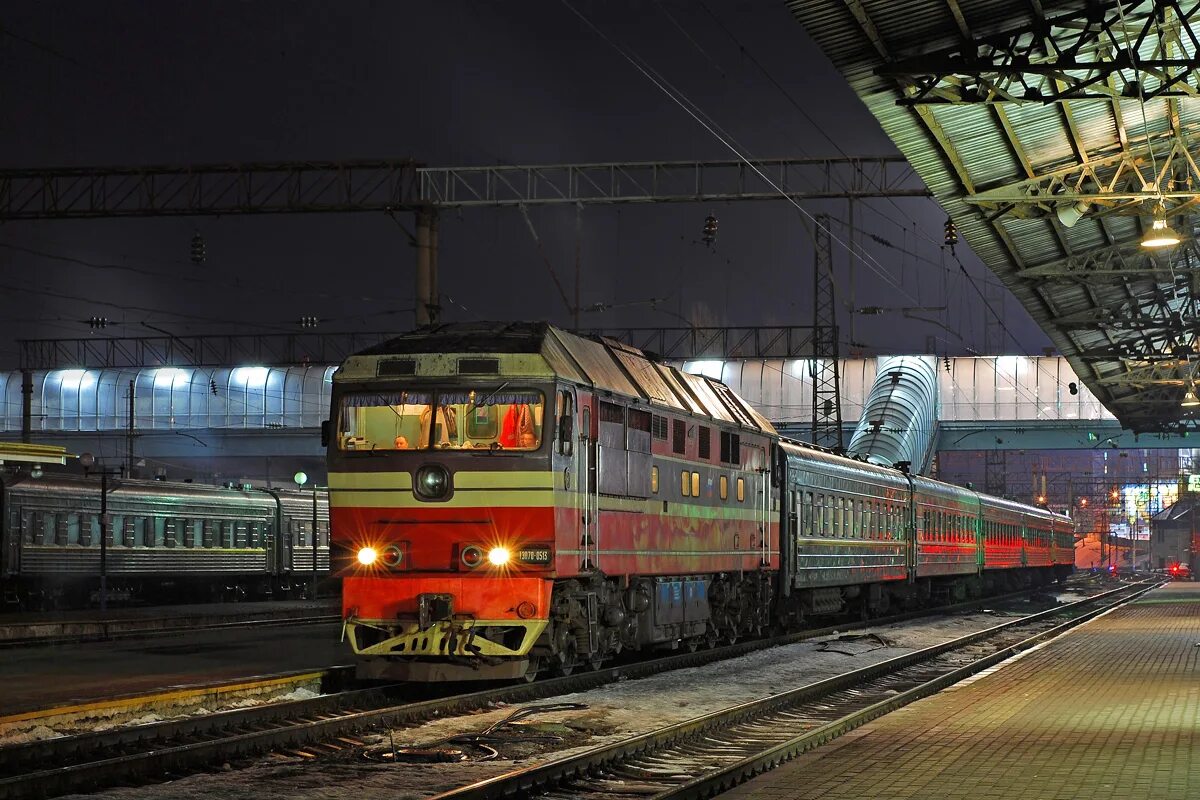 Эп1м 770 россошь. Двухэтажный поезд ржд в воронеж. Станция лиски воронежская область. Поезд ржд воронеж. Эп1м 685.