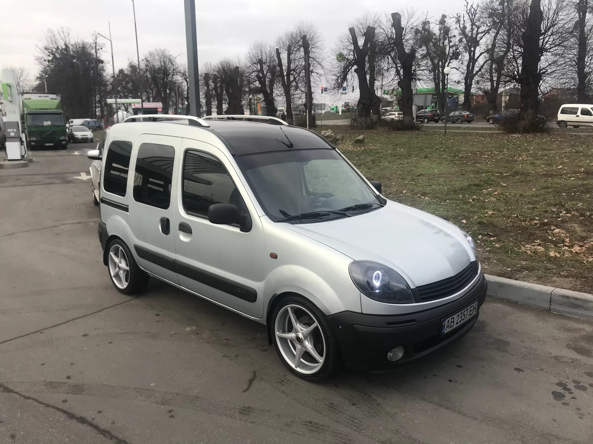 Двери renault kangoo. Рено Кангу 1. Renault Kangoo 2005 Tuning. Рено Кангу 2006 1.2. Renault Kangoo 2007 1.4 привод.