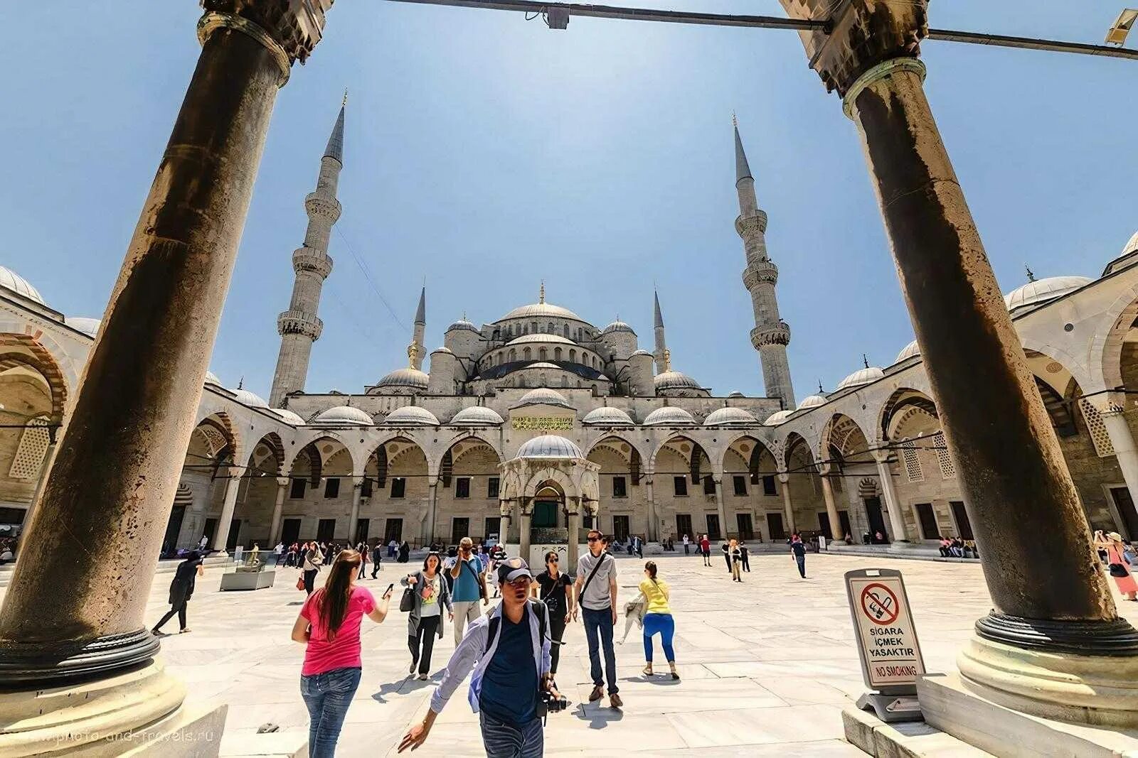 Погулять в стамбуле. Стамбул Турция достопримечательности. Турция туризм Стамбул. Достопримечательности Турции голубая мечеть. Истанбул Турция.