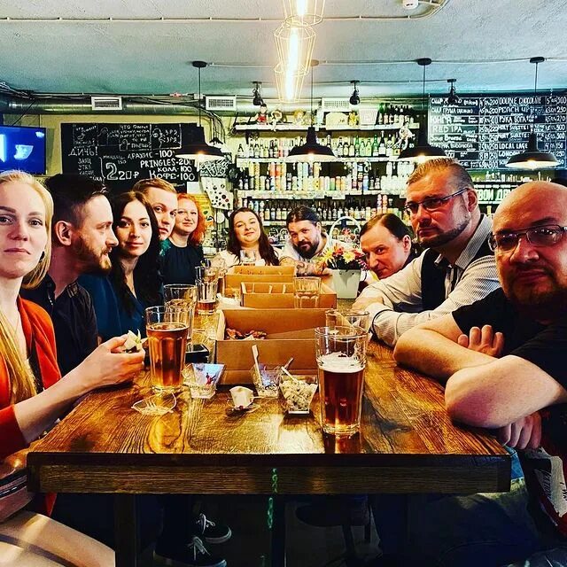 Велосипедные экскурсии по питеру. Коливинг петербург. Друзья петербурга. Найти друзей в спб. Квартиры друзей коливинг.