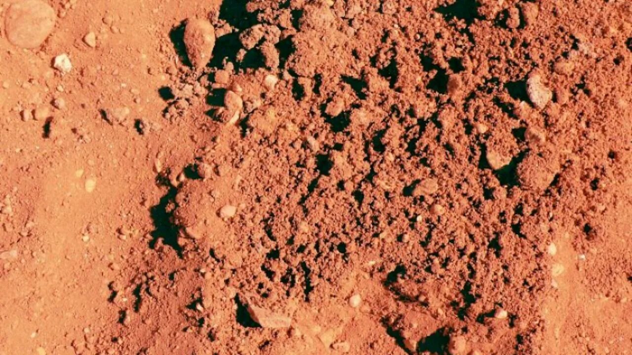 Цвет марса почему. Ржавчина на Марсе. Почва Марса. Марсианский грунт. Поверхность Марса грунт.