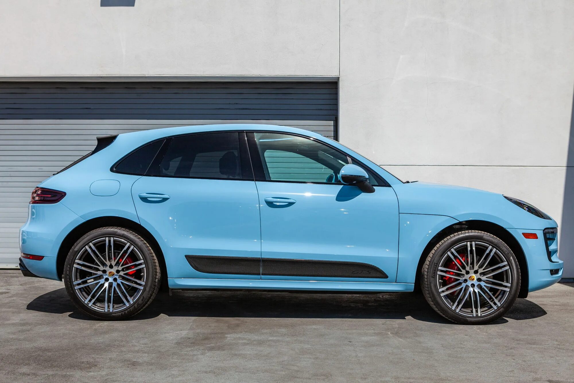 Porsche Macan 2021. Порше Макан 2021 голубой. Porsche Macan 2021 голубой. Порше Gulf Macan. Цвета осень макан