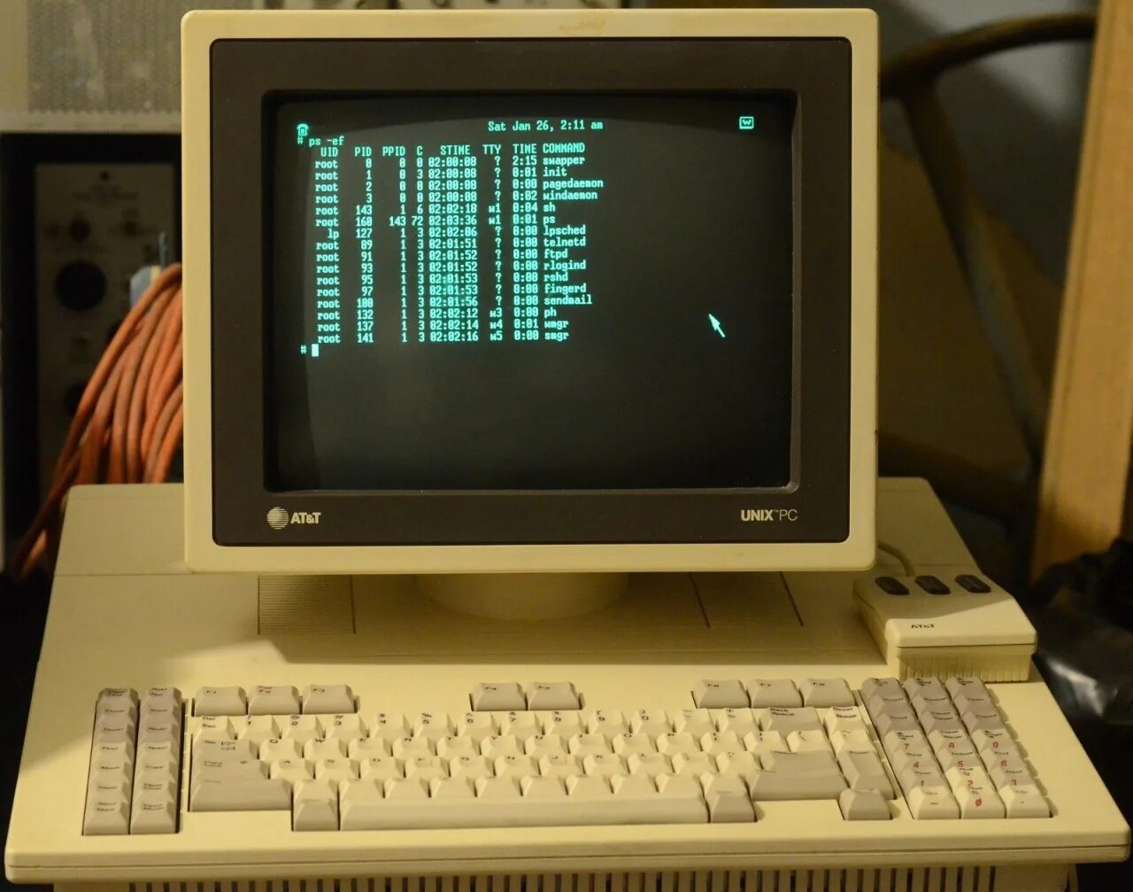 Ibm apple. IBM PC 350. Монитор IBM 14. Юникс 1969. IBM PC 330.