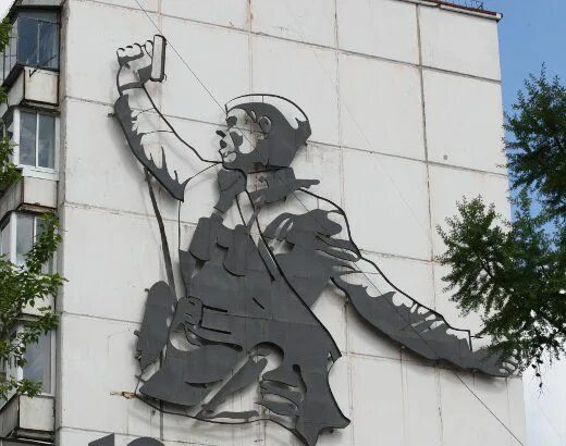 Политрук домов. Младший политрук Еременко.