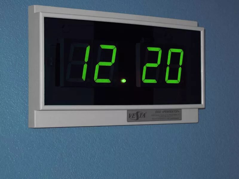 Время 24 12 15. Часы офисные электронные настенные электроника 7-2 100см-4. Часы электроника7-256см-4, зеленое свечение. Электронные часы диджитал клок 1018. Настенные электронные часы гранат с-2502t-син.