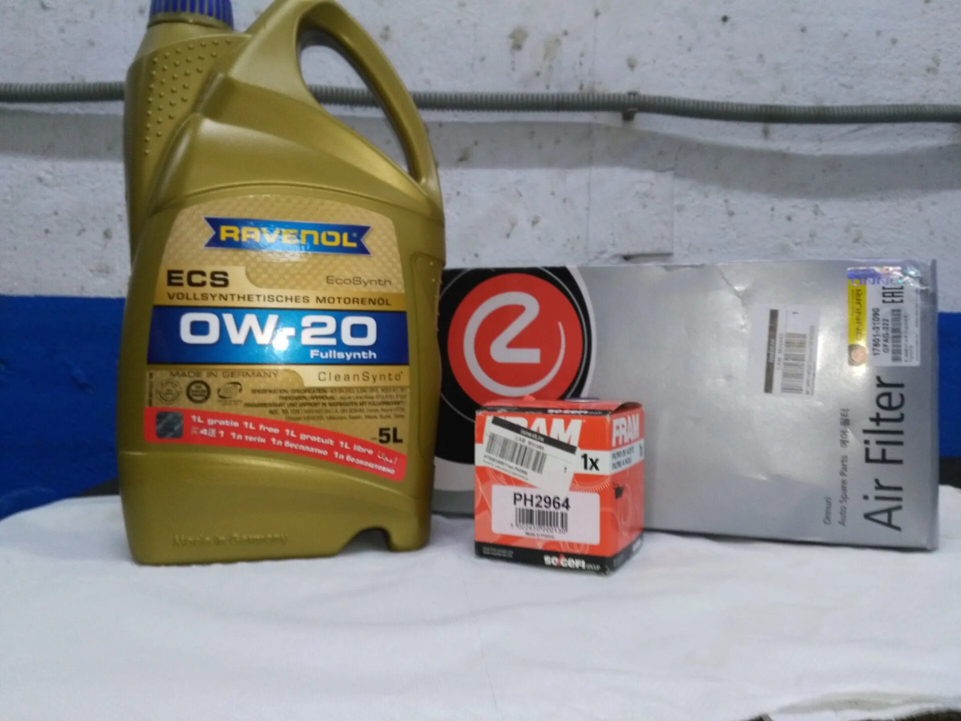 Ravenol eco synth ecs 0w20 (канистра 4 литра). Равенол 0w20. Ravenol 0w20. Ravenol 0w20 цвет. Моторное масло равенол 0w20.