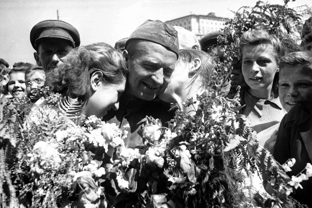 Победа в вов. Кадры Победы 1945. Солдаты Победы 1945. Хроники Победы 1945. Встреча Победы 1945
