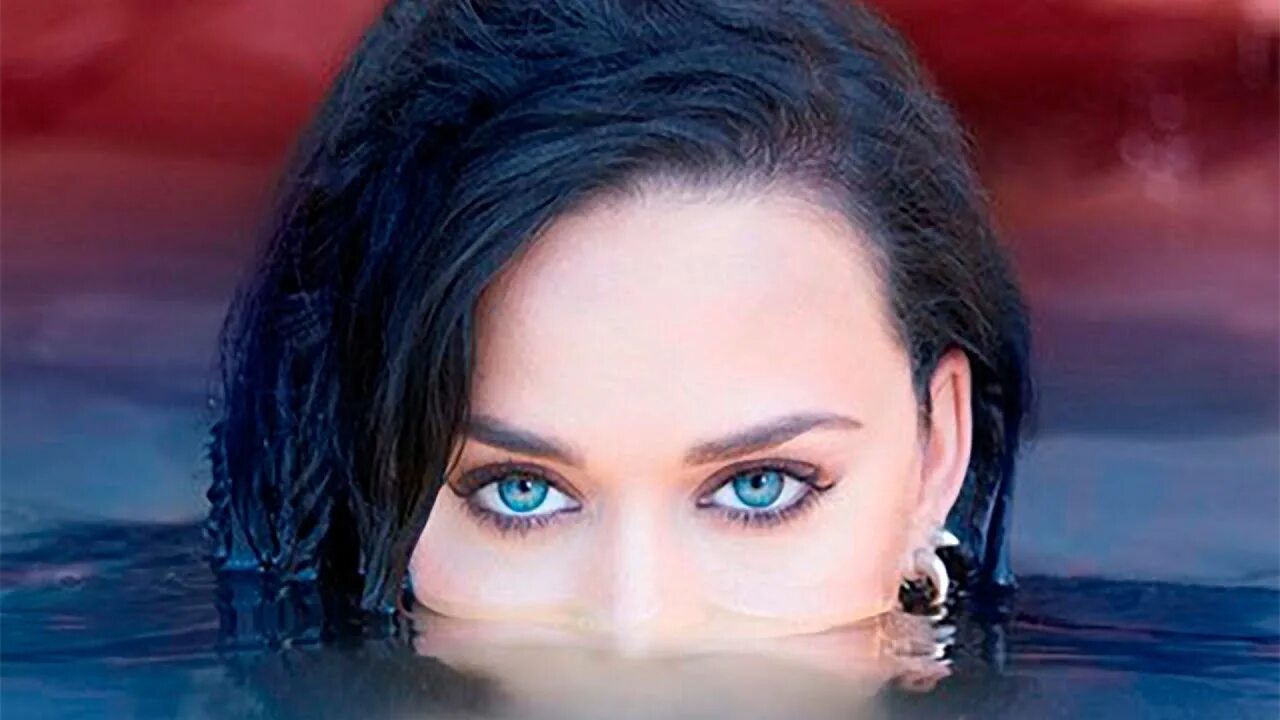 Клип rises. Музыкальные видеоклипы. Katy rose певица. Rise gif. Katy perry rise клип.