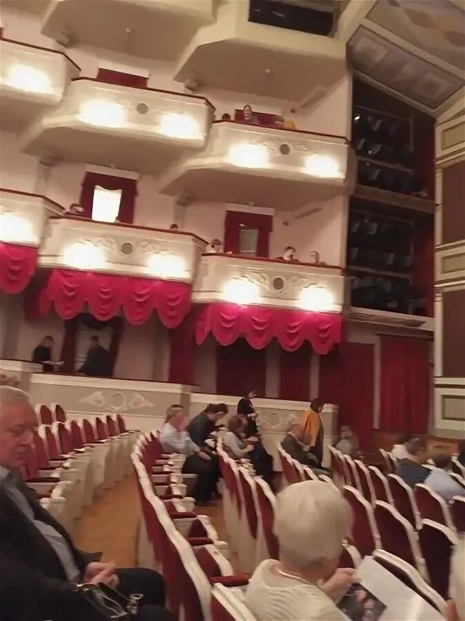 Театр на малой ордынке сегодня. Малый театр на большой ордынке. сцена на большой ордынке малый театр. малый театр на ордынке зал. малый театр (сцена на ордынке) ложа.