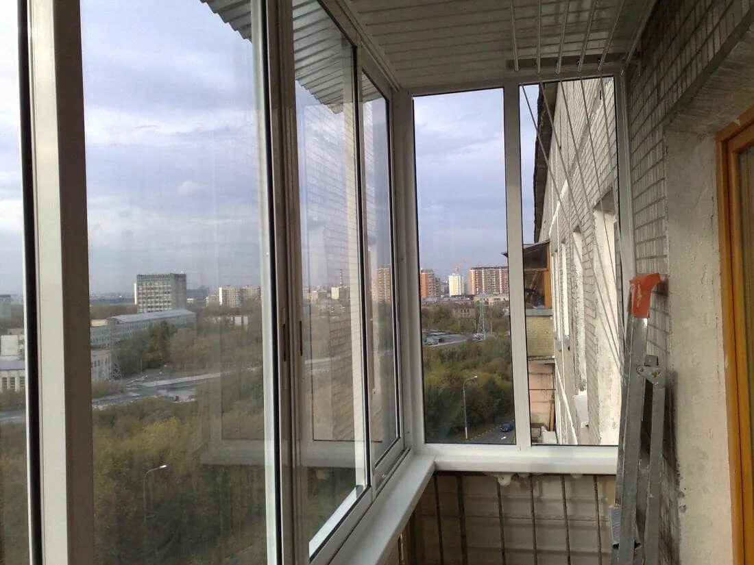 Балкон веко. Остекление балконов профиль VEKA. Остекленный балкон. Алюминиевый раздвижной балкон. Остекление лоджии.