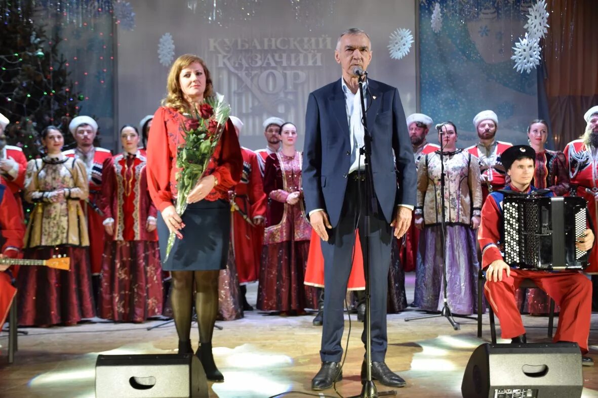 Солисты кубанского казачьего хора