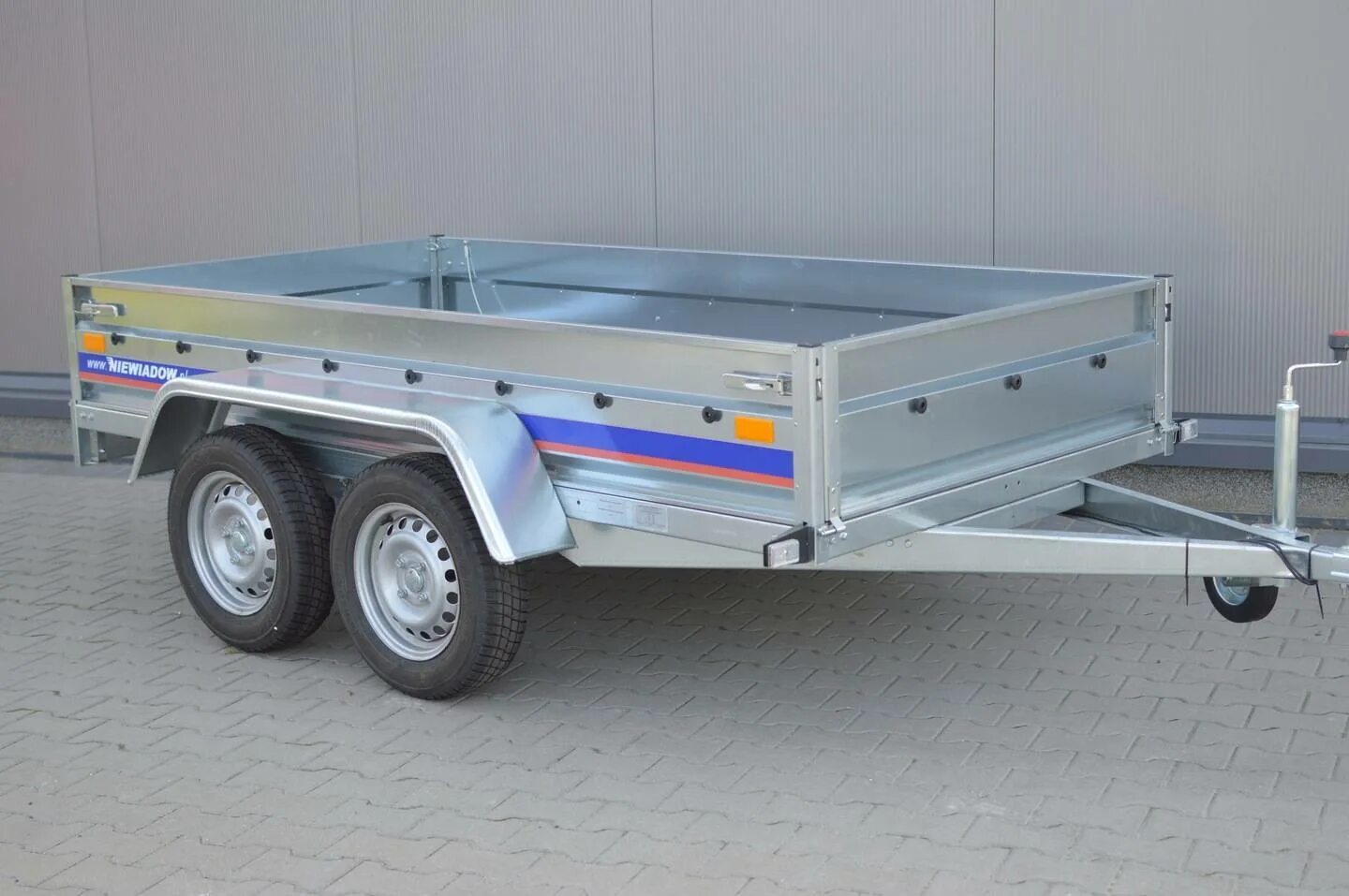 Легковой прицеп 8252. Прицеп бортовой саз 82994. Легковой прицеп т1535. Саз-82993-02. Автоприцеп мзса 817730 двухосный.