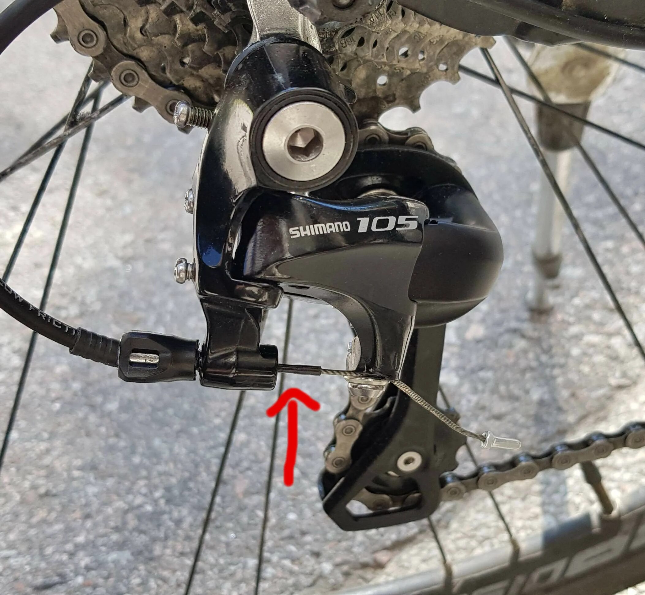 Переключатель шимано 105. Задний переключатель Shimano 105. Shimano 5800 переключатель задний. Переключатель Shimano Tiagra. Регулировка заднего переключателя велосипеда