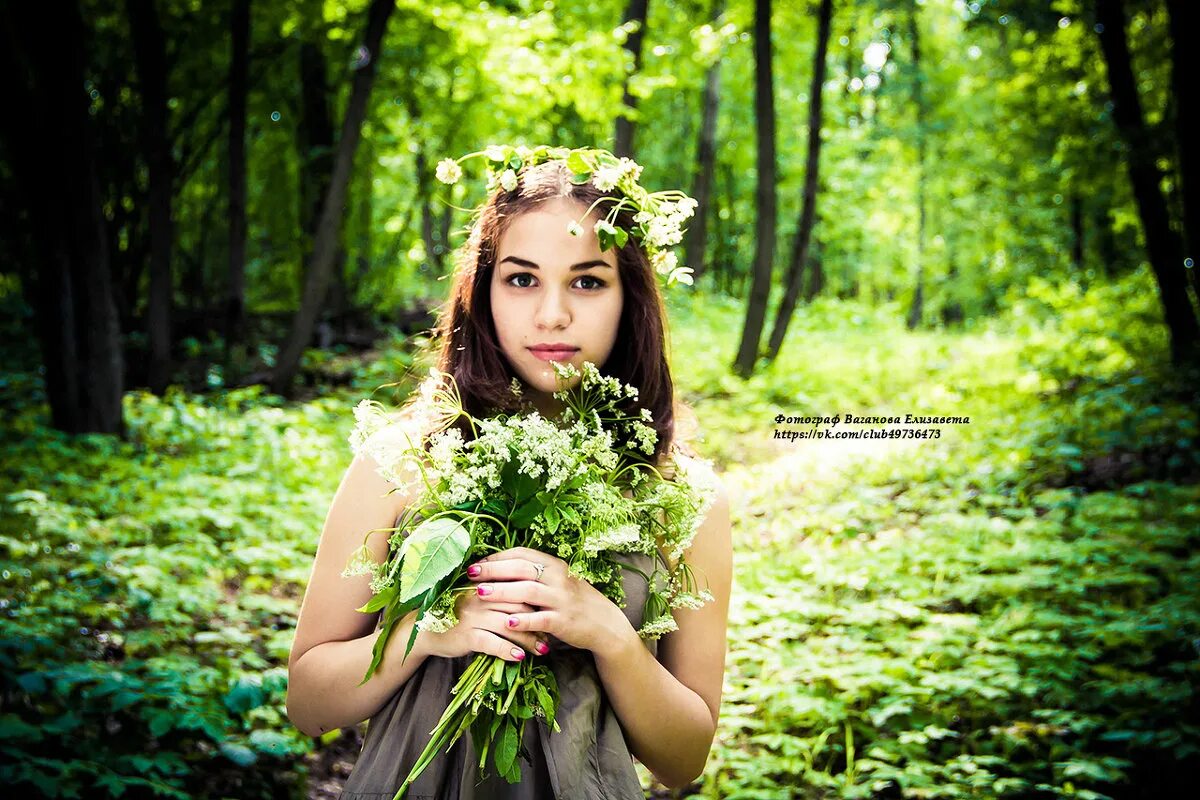 Нимфа лета. Нимфа летнего сада скульптура. Нимфа лотис. Купава богиня. Вирява богиня леса.