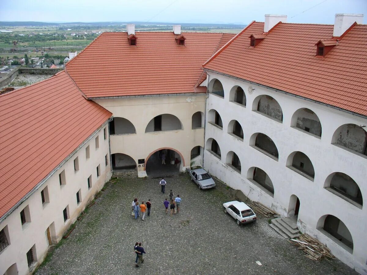 Фото ЗАМОК ПАЛАНОК ГДЕ НАХОДИТСЯ
