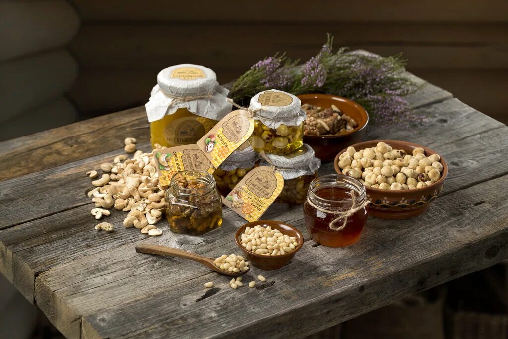 Лечение продуктами пчеловодства. Мед с орехами. Мёд и продукты пчеловодства. Мед с кедровыми орехами. Продукты из кедрового ореха.