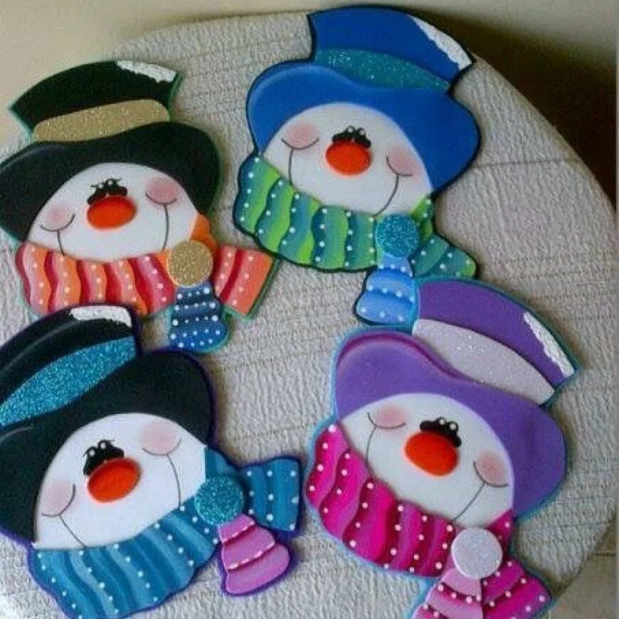 новогодние поделки из помирана. игрушки из фоамирана на новый год на елку. поделки из фоамирана на новый год. новогодние идеи из фоамирана. поделки из фоамирана на новый год.