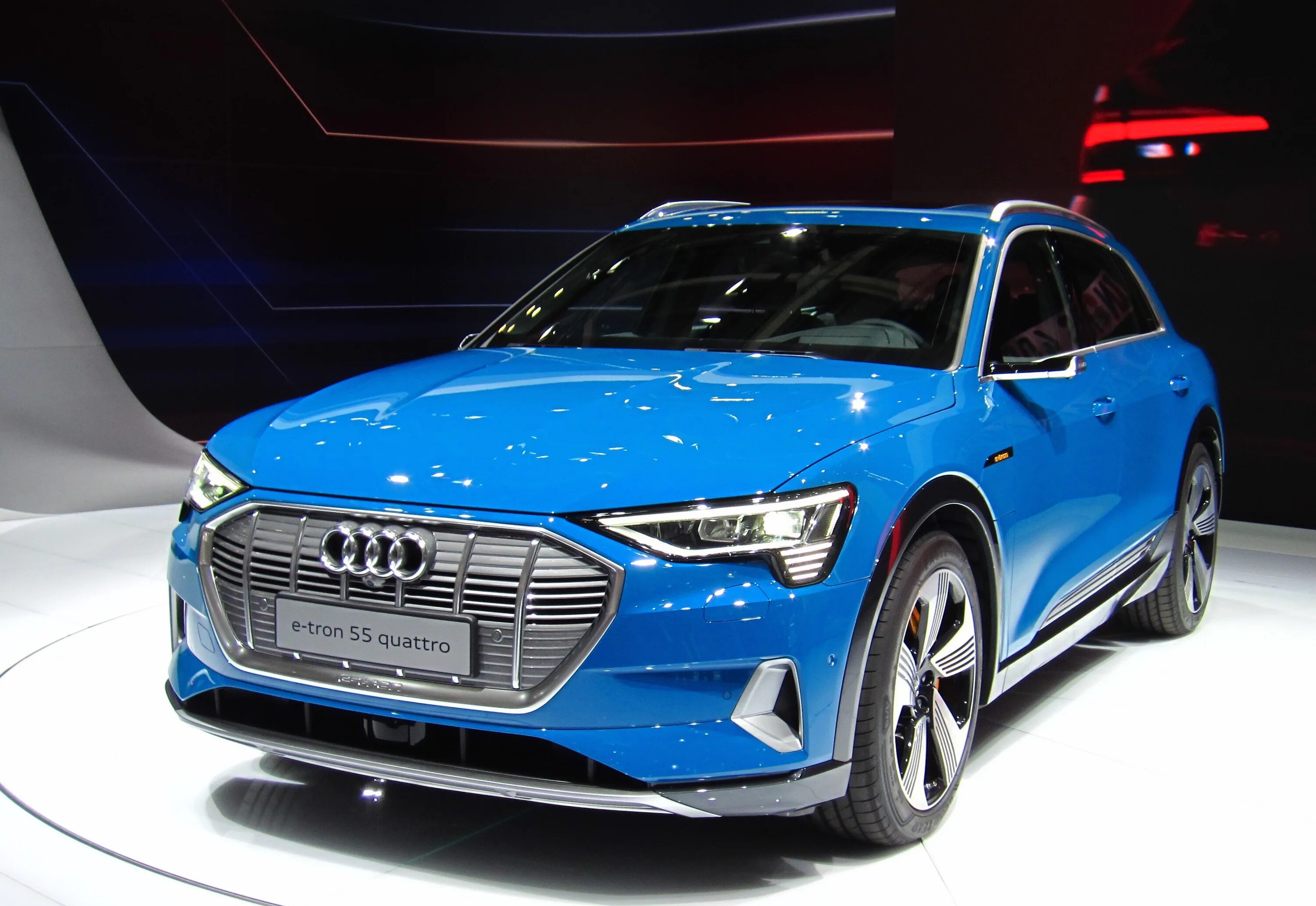 Ауди е трон 55 quattro. Audi e tron suv. Ауди 55 кватро. Audi e-tron 2019. Ауди e-tron 55 quattro.