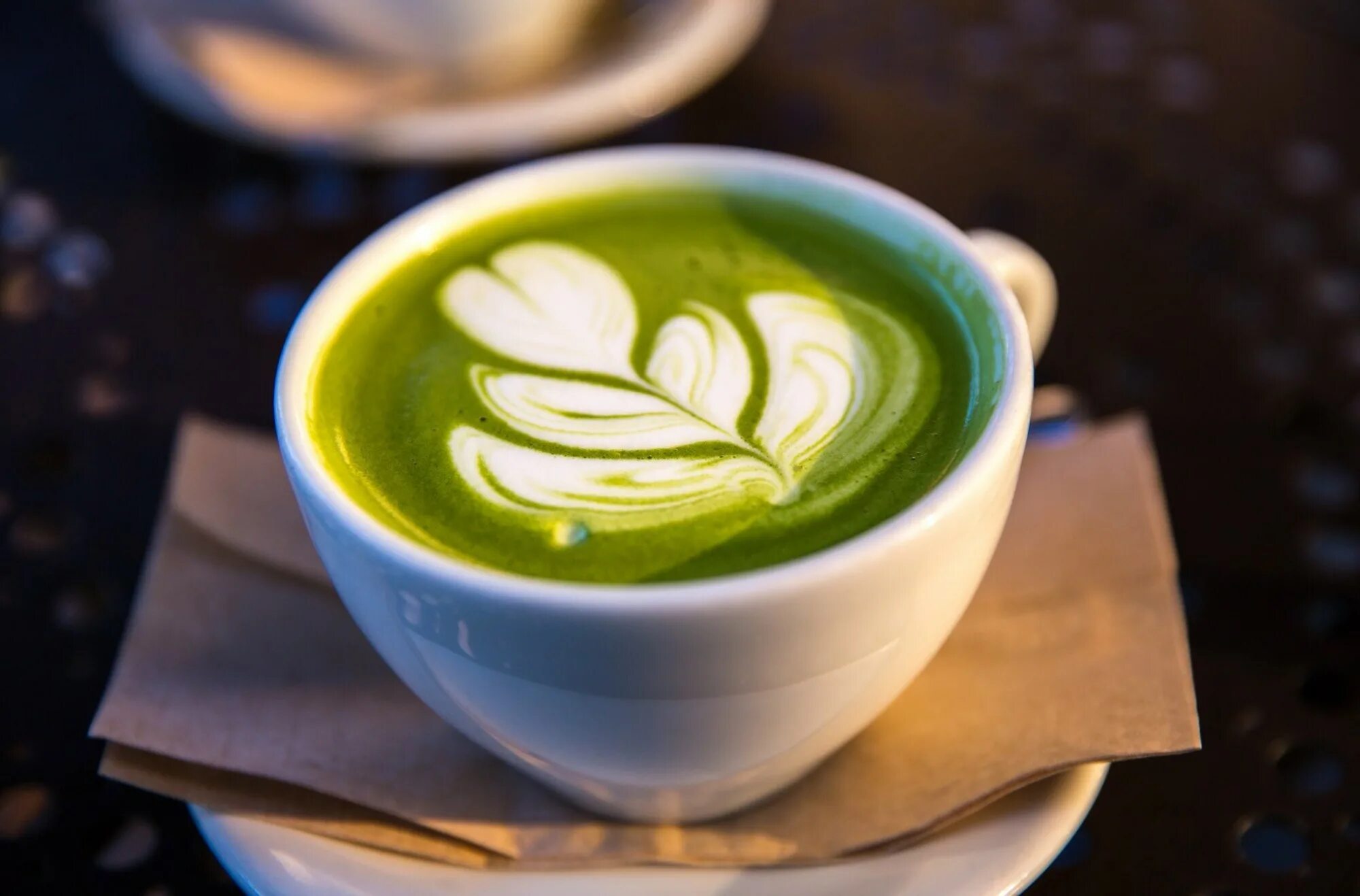 Что такое матча латте. Маття латте. матча латте зеленый. зеленый чай matcha. matcha латте.