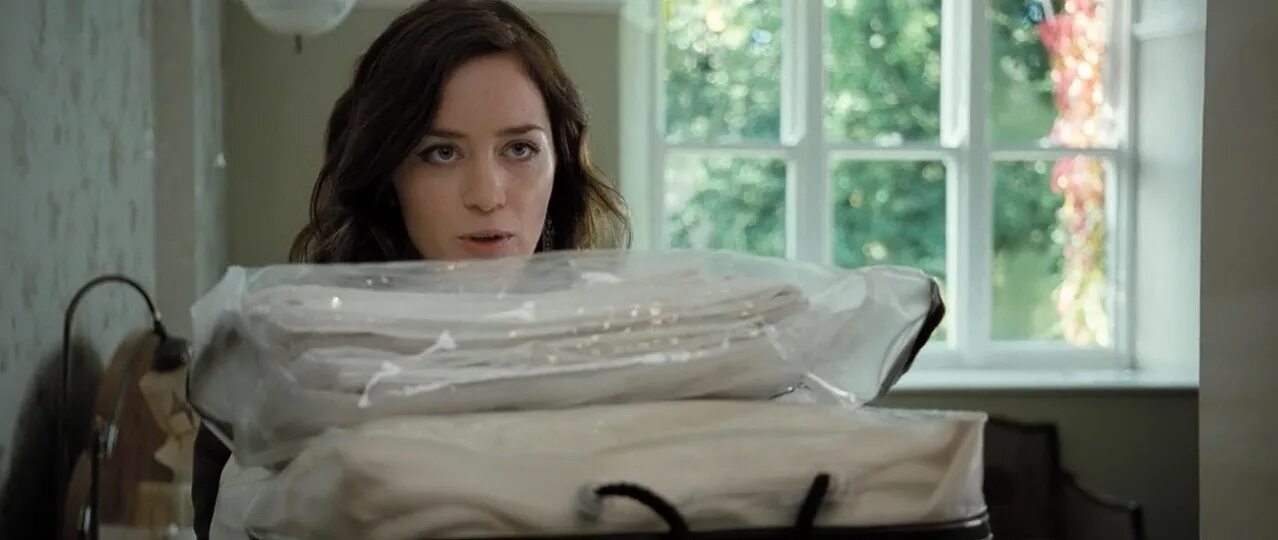 Дикая штучка 2009. Emily Blunt Wild target.