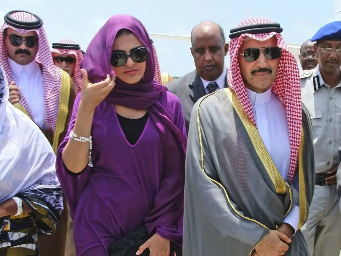 Аль валид бин. Саудовский принц Аль-Валид. Аль Валид Бин Талал Аль Сауд. Принц Аль-Валид Бин Талал.