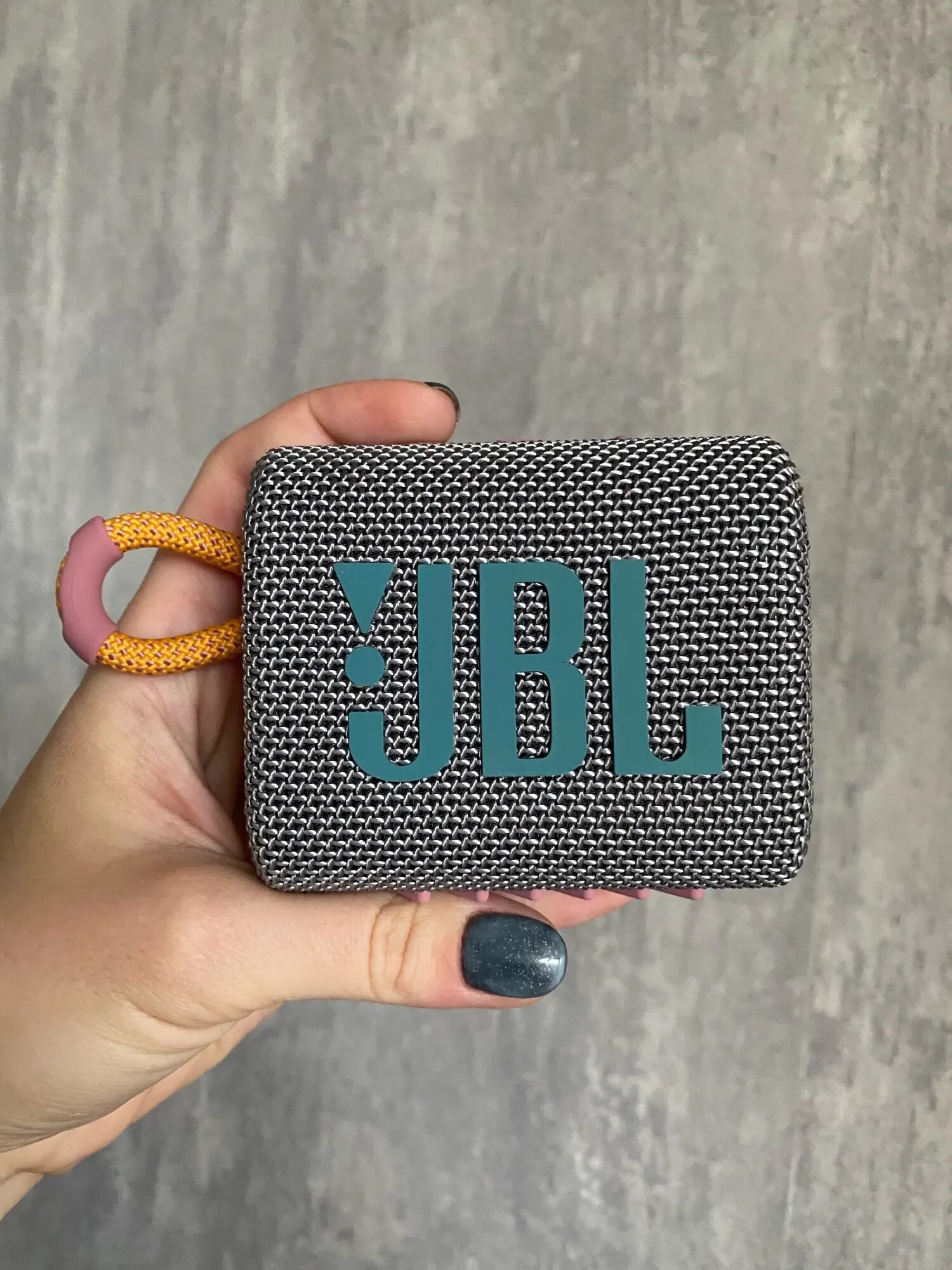 Jbl go 3 купить. JBL go 3. Портативная колонка JBL go 3. Колонка JBL go 4. JBL go 7.