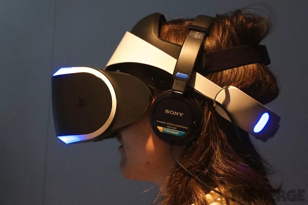 Очки виртуальной реальности. Шлем виртуальной реальности. Шлемы и очки виртуальной реальности. Виртуальная реальность оборудование.
