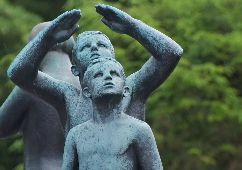 Слово статуя. Осло парк скульптур Вигеланда. Скульптур Вигеланда злой мальчик.