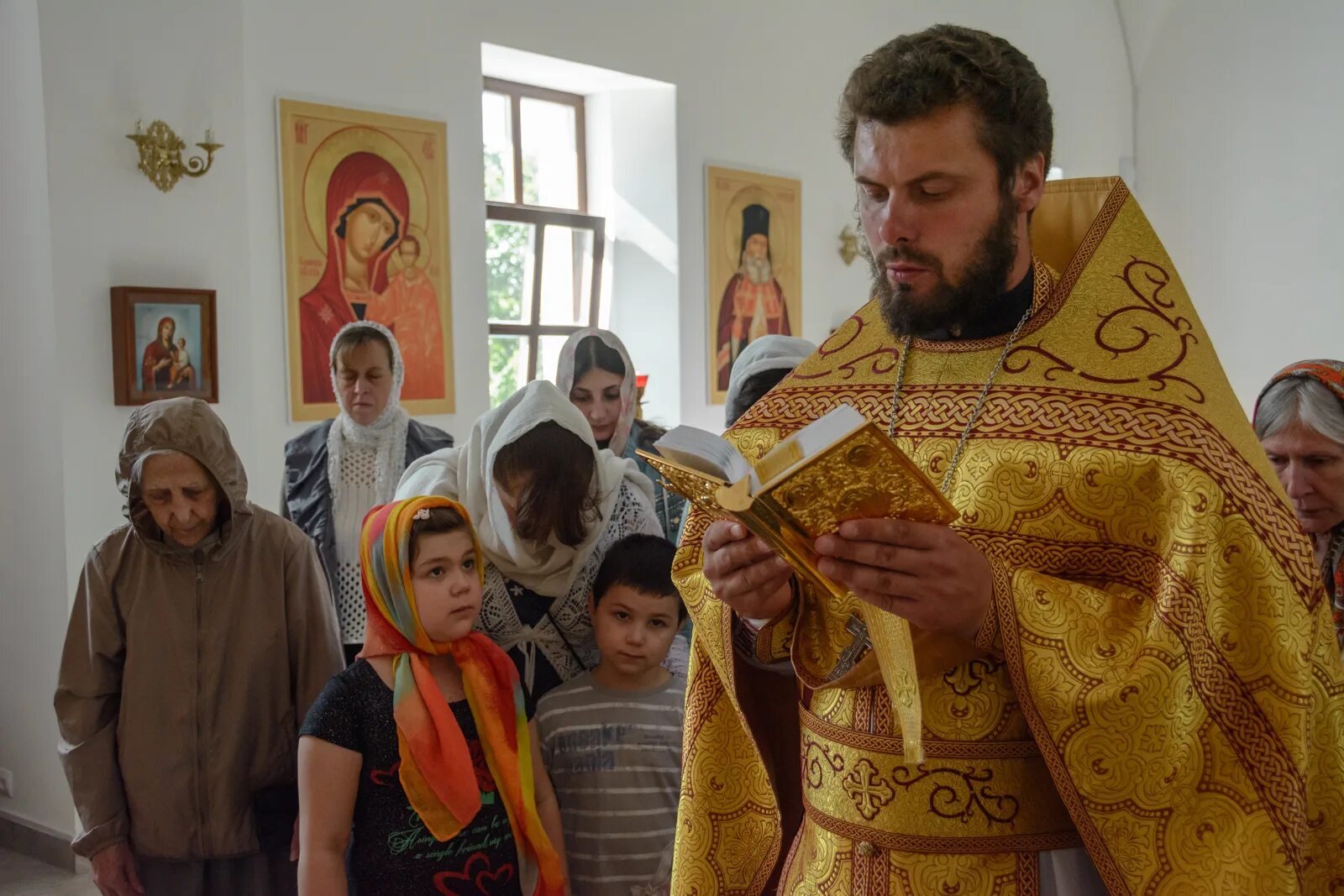 Иерей филипп пономарев. Иерей филипп храм равноапостольной ольги. Пассия в православии. Пассия. Иерей филипп храм равноапостольной ольги.