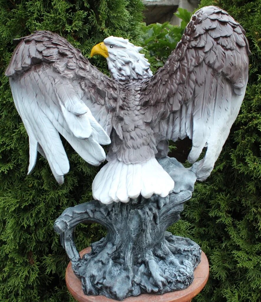 Купить орел 306. Садовая скульптура Орел. Фигура орла для сада. Декор для сада Орел. Садовая фигура Орел большой.