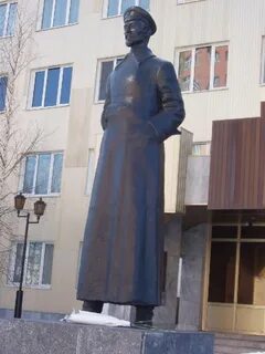 Город дзержинский памятники