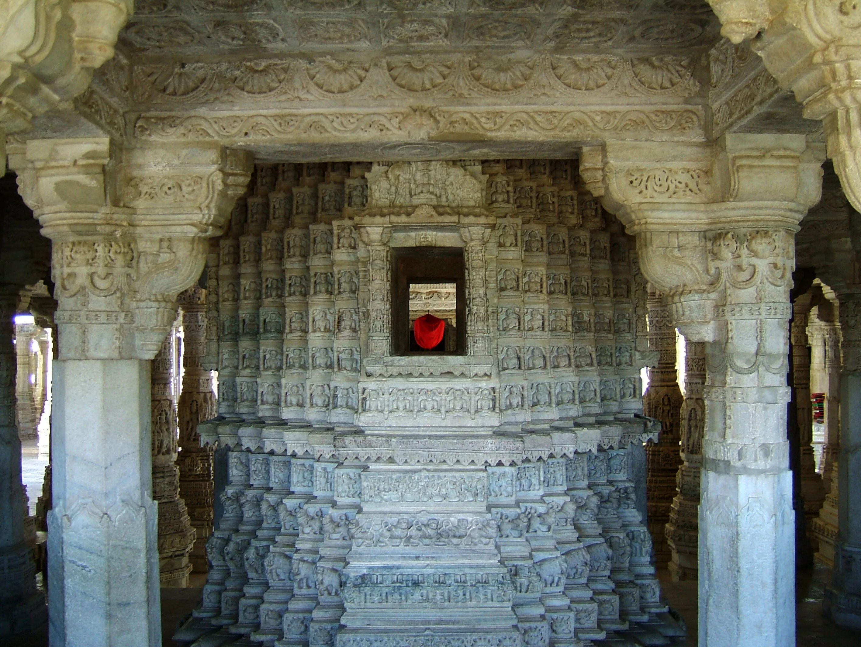 Temple 0. Храм Ранакпур Индия. Храм Ранакпур Индия, колонны. Ранакпур храм из белого мрамора. Джайнистский храм 15 века Ранакпур.