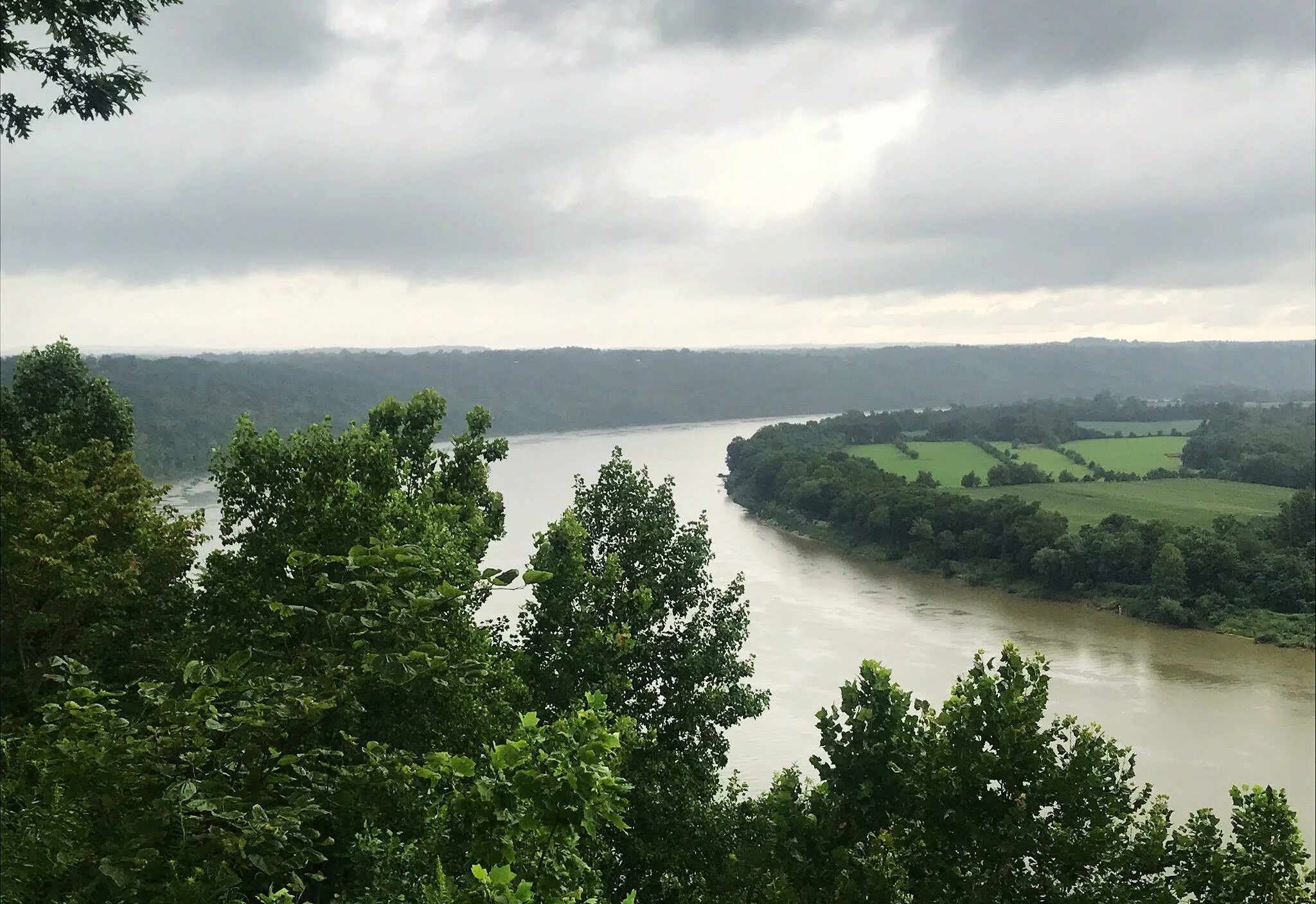 В какой океан впадает огайо. Долина реки Огайо. Река Охио. Река Миссисипи. Ohio река.