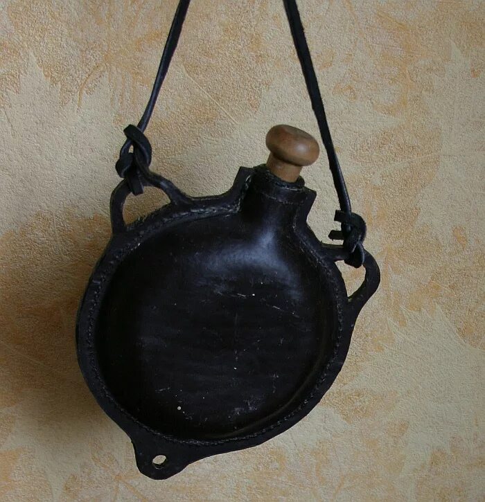 фляжка странника геншин. фляга из кожи «эльф» 0,5л. кожаная фляга. кожаная фляга. курдюк бурдюк.