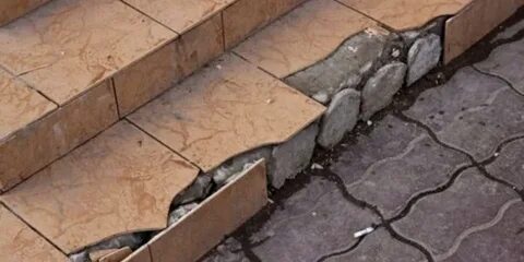 Крыльцо отваливается плитка