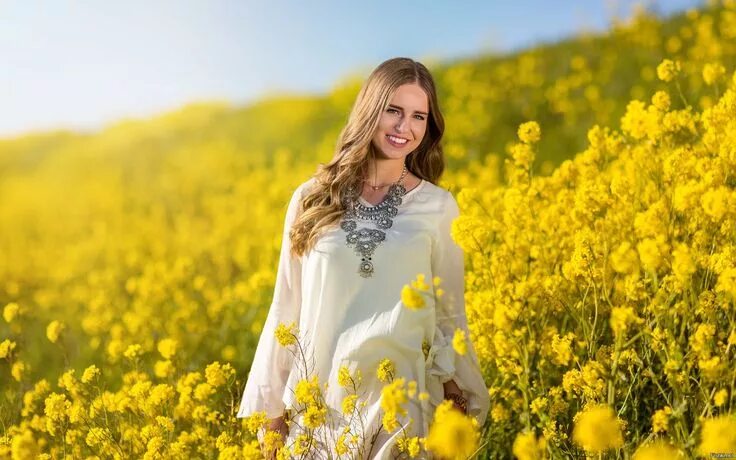 Style Me Pretty on Instagram: "Pretty doesn’t even begin to describe the newest 