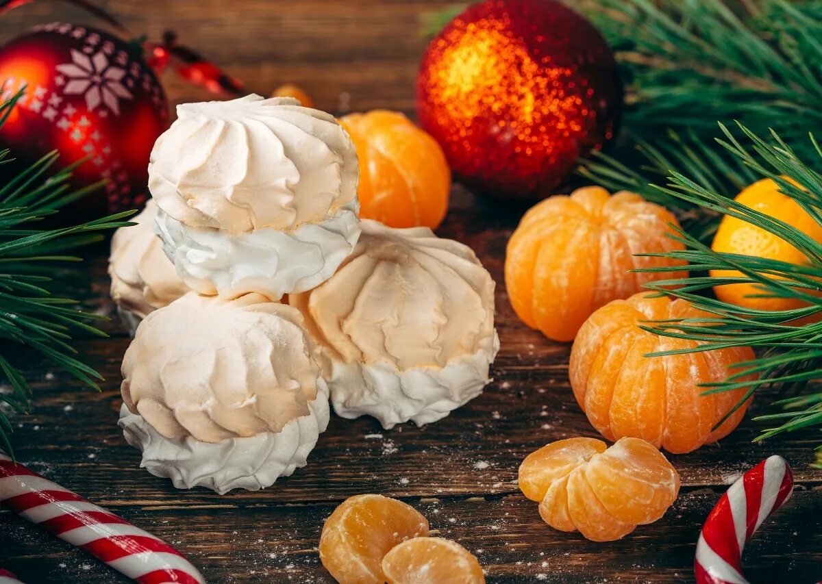Мандариновый торт. Новогодний зефир. Творожный десерт с мандаринами. Фруктовый салат со взбитыми сливками. Десерт мандариновый трайфл.