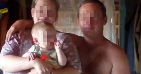 Отец ломает дочери