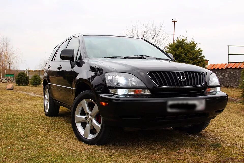 Лексус rx300 2002. Лексус РХ 300 1 поколение. Lexus RX 300 2000 черный.