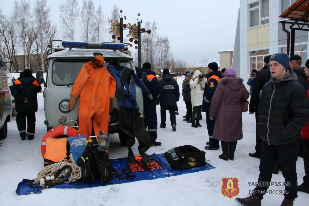 Судостроение рыбинск. Рыбинский судостроительный завод. Рыбинск судоверфь школа. Ссз судоверфь рыбинск. Судостроительный завод рыбинск.