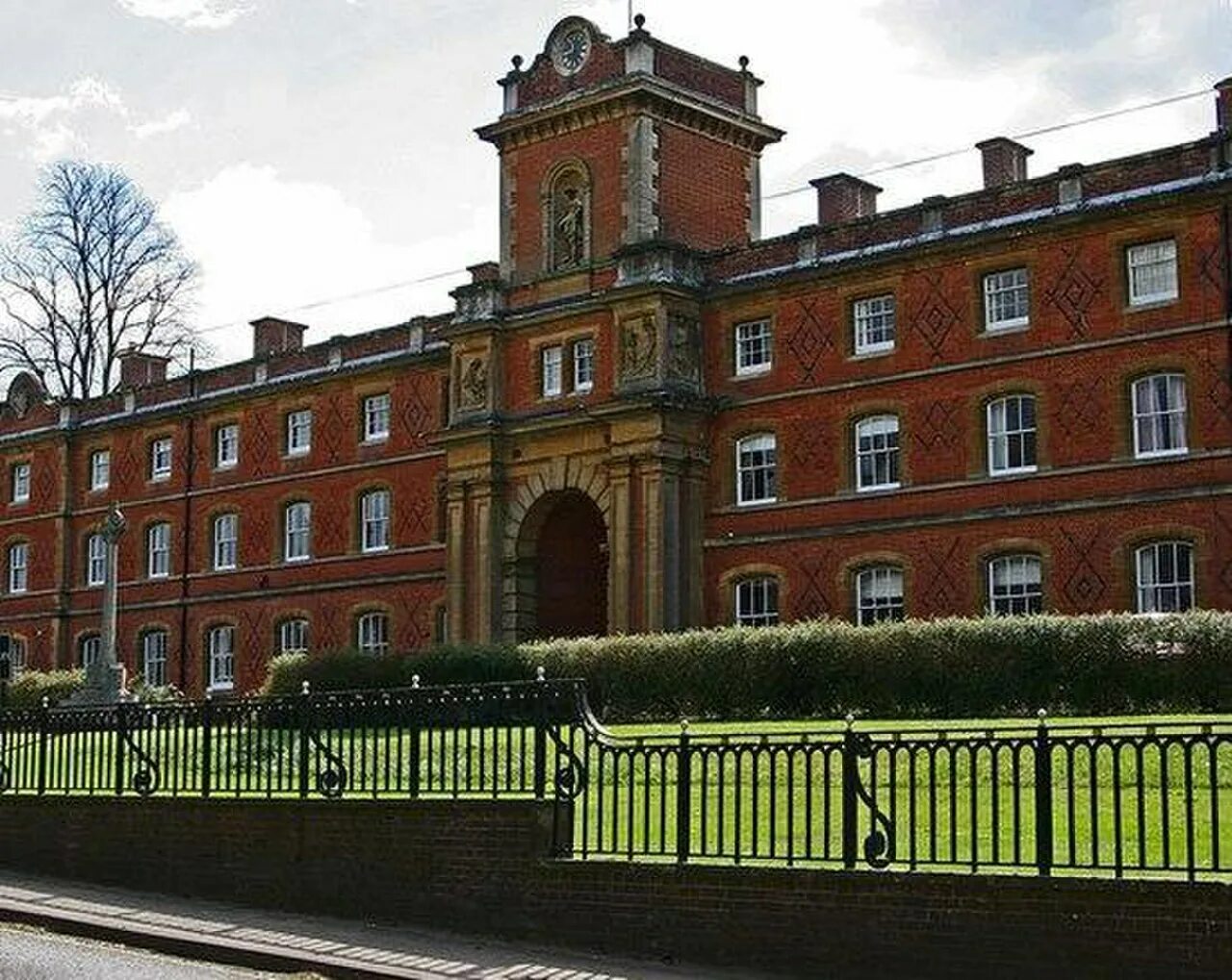 Университет короля эдуарда англия. King edward's school. The king's school в великобритании. Школа короля эдуарда 6. Университет короля эдуарда англия.