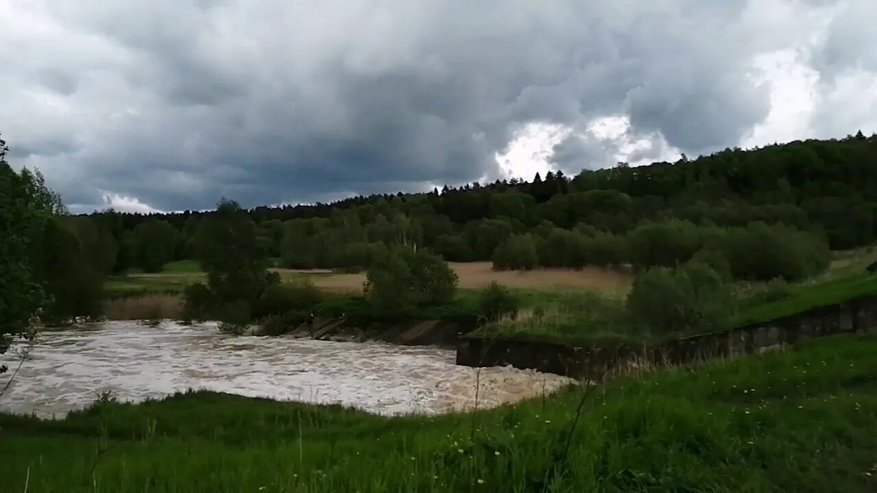 Деревня Слободищево Дмитровского района. Плотина Слободищево. Разлив реки Угра. Слободищево Дмитровский район водопад. Подъем воды в угре