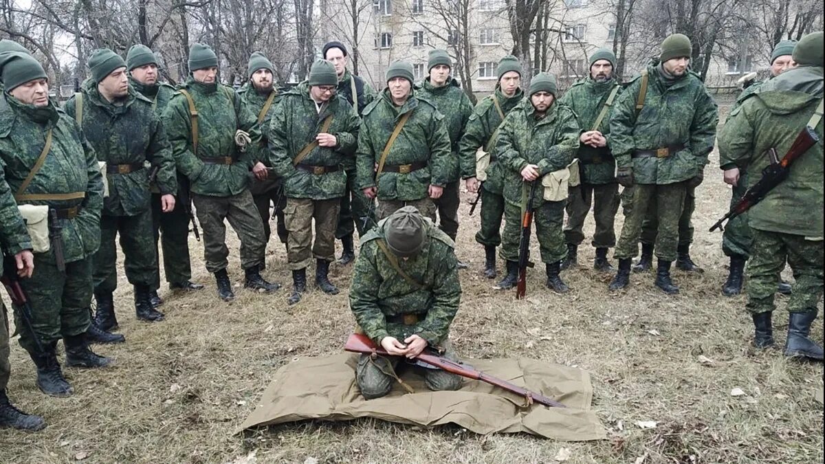 Мобилизация днр год. Солдаты мобилизация. Народный ополченец. Солдаты ЛНР. Мобилизованные солдаты ЛНР.